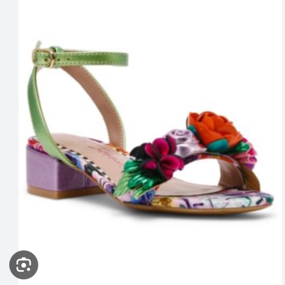 Betsey Johnson Other - Betsey Johnson sz 5 big girls  Darcy floral ankle strap sandals flowers new